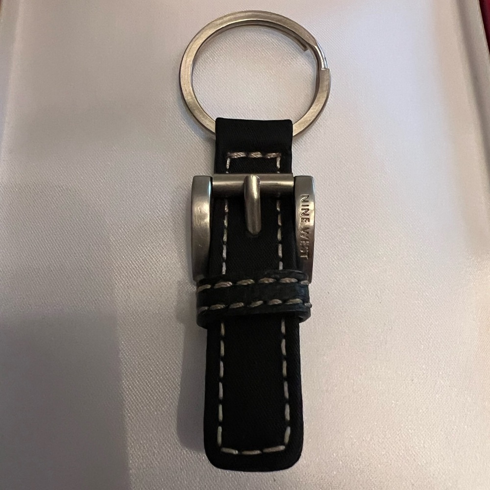 Nine West Black Leather Key Holder with Silver Buckle EUC